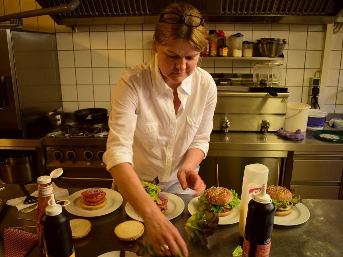Adler Brasserie Munderkingen ภายนอก รูปภาพ
